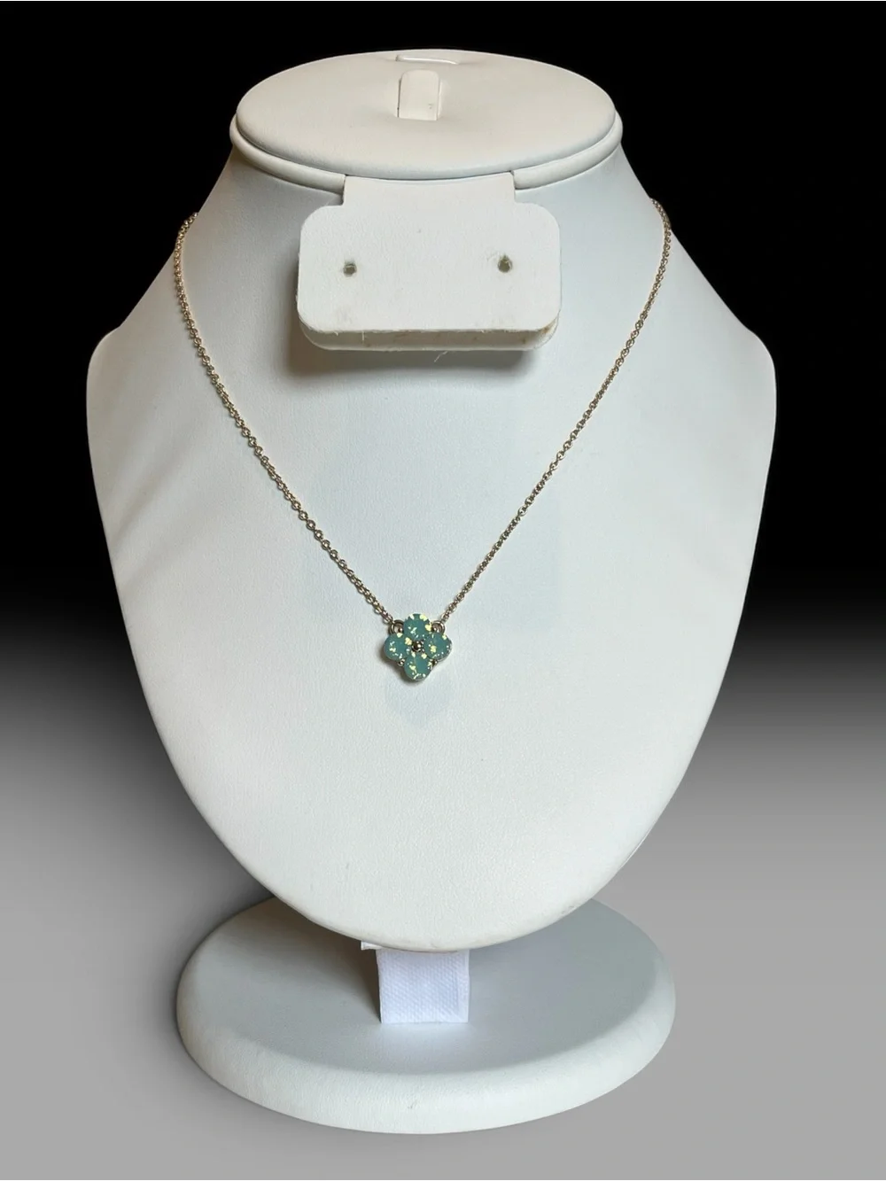 Dana Buchman Gold Tone Swarovski Crystal Clover Pendant Necklace CC X
